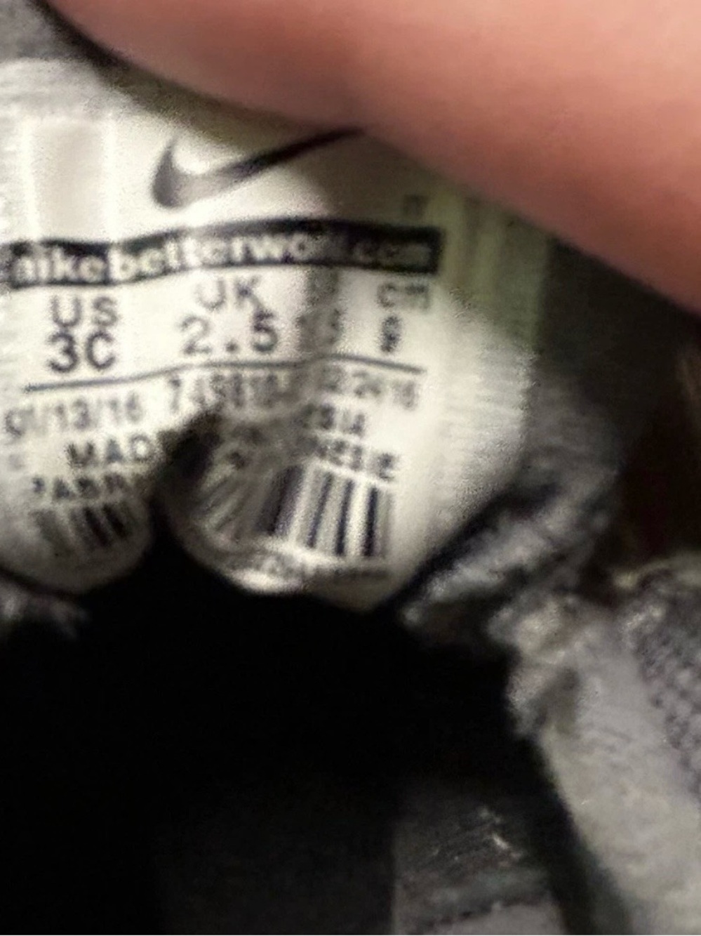 NWOT Toddler Nike Grey Sneakers Size 3 Easy On Easy Off First Walker - Picture 3 of 3